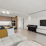 Vue Exceptionnelle Et Montagne , Piscine Et Tennis Appartamento *
