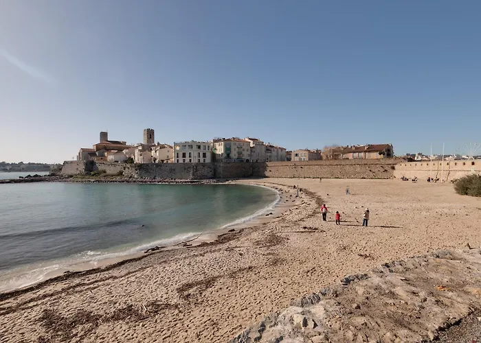 Vue Exceptionnelle Et Montagne , Piscine Et Tennis 昂蒂布